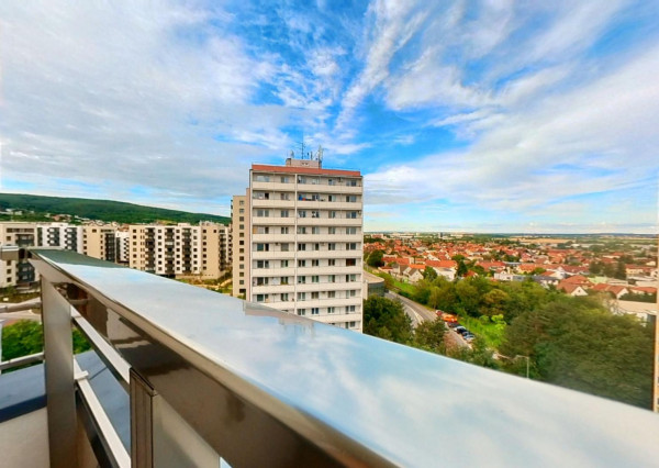 Klimatizovaný 2i byt s balkónom, novostavba 2019, parkovacie miesto